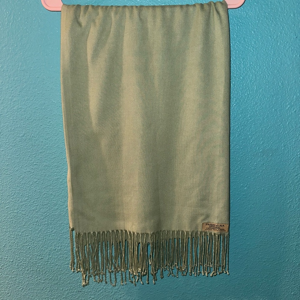 Pashmina Original Light Green Scarf with Fringe 70% cashmere 30% silk